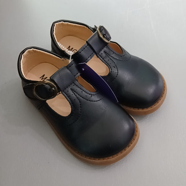 8 Shoes