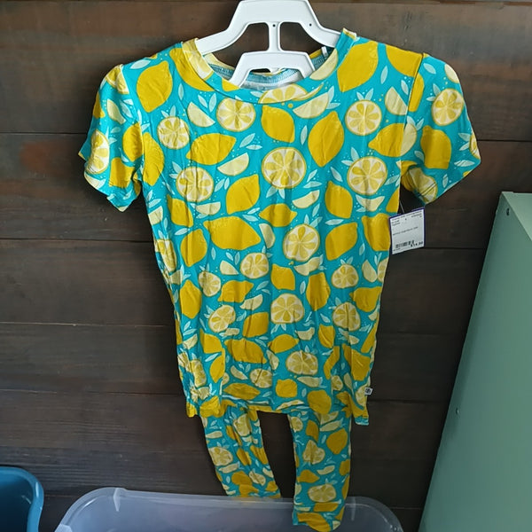 7 Pajamas