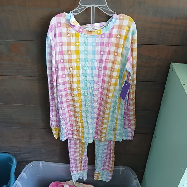 7 Pajamas