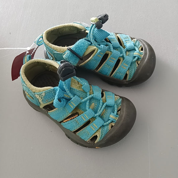 8 Shoes